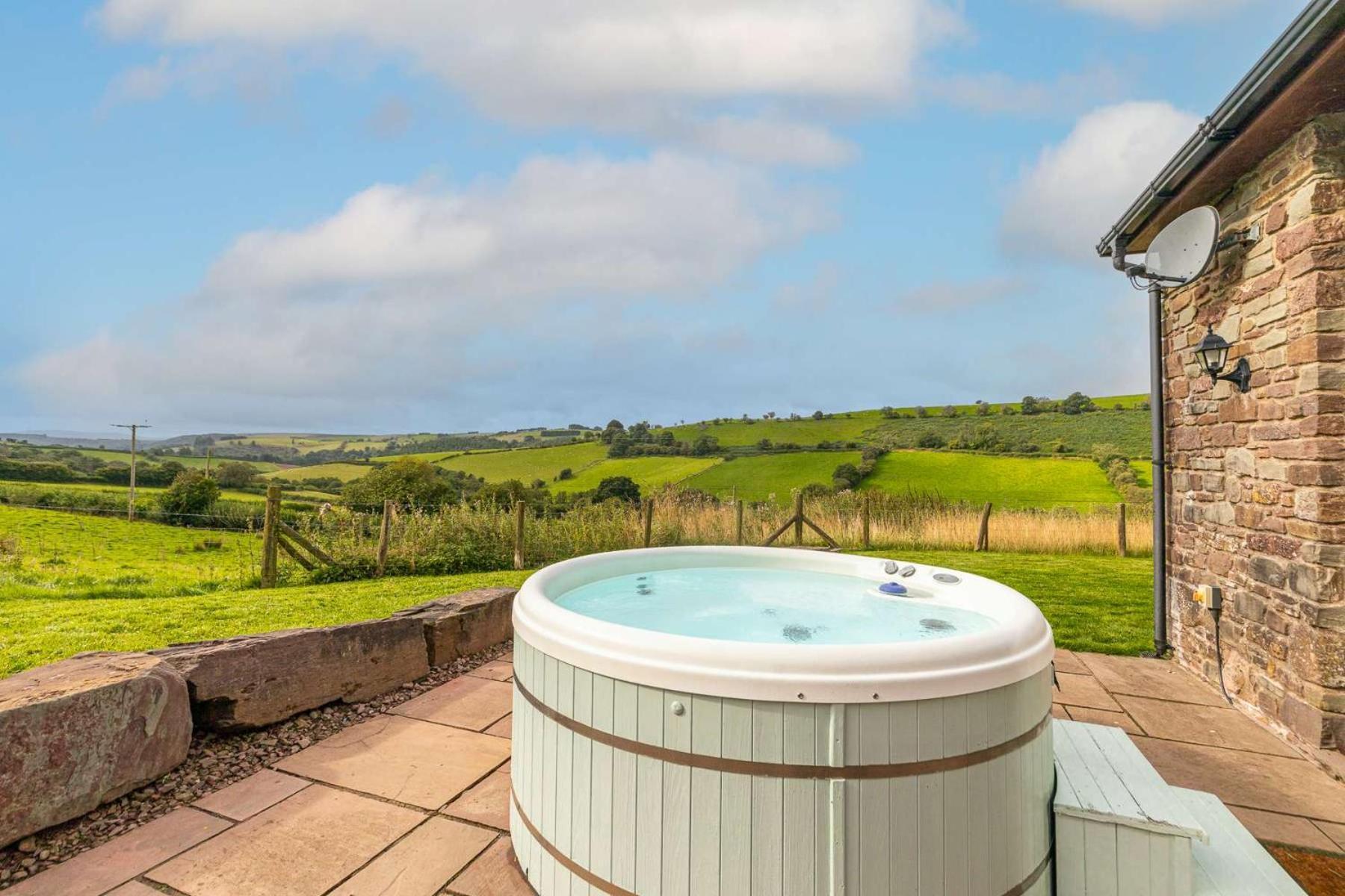 Hilltop View With Hot Tub Villa Brecon Exterior photo